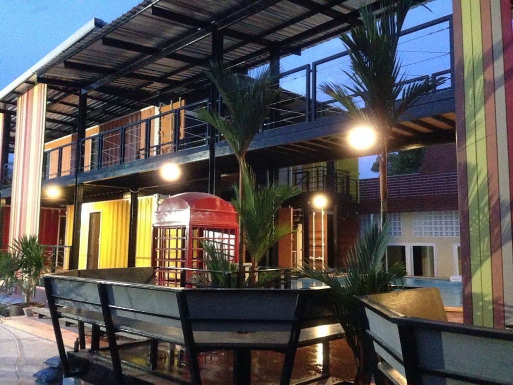 Retro Box Hotel Chumphon Bagian luar foto
