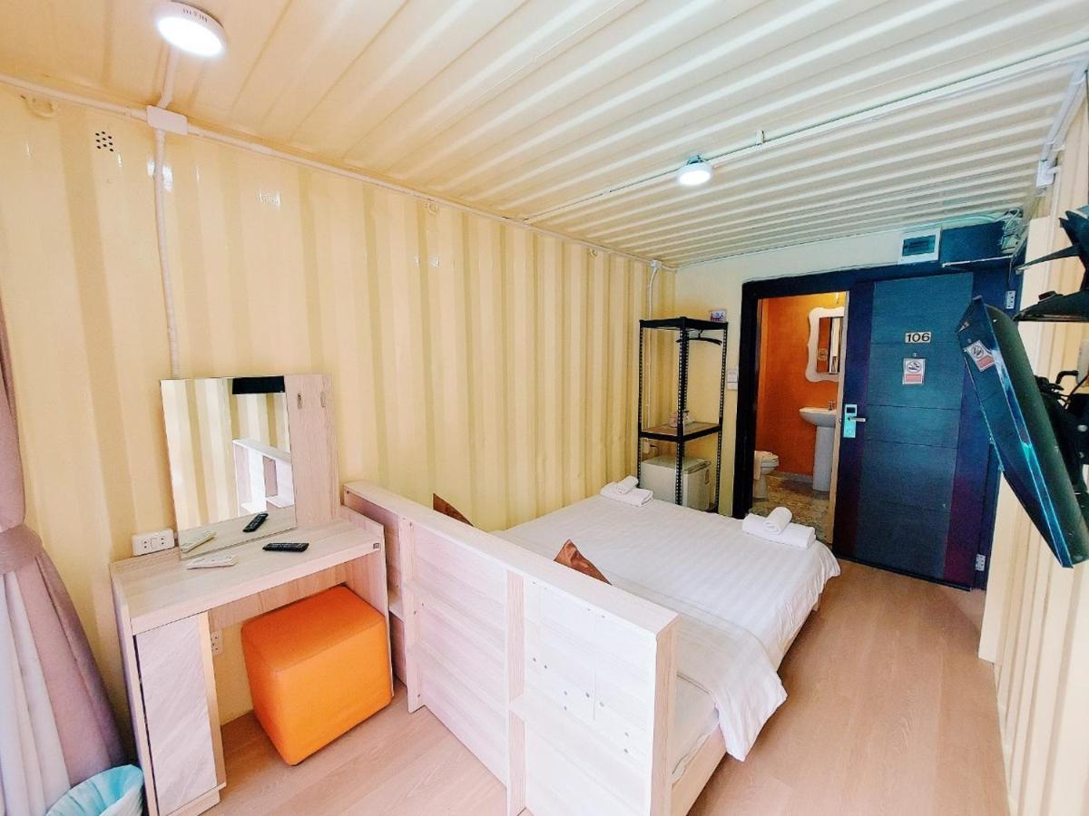 Retro Box Hotel Chumphon Bagian luar foto