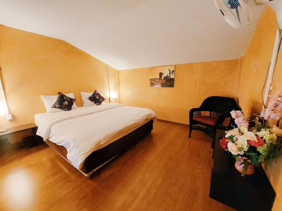Retro Box Hotel Chumphon Bagian luar foto