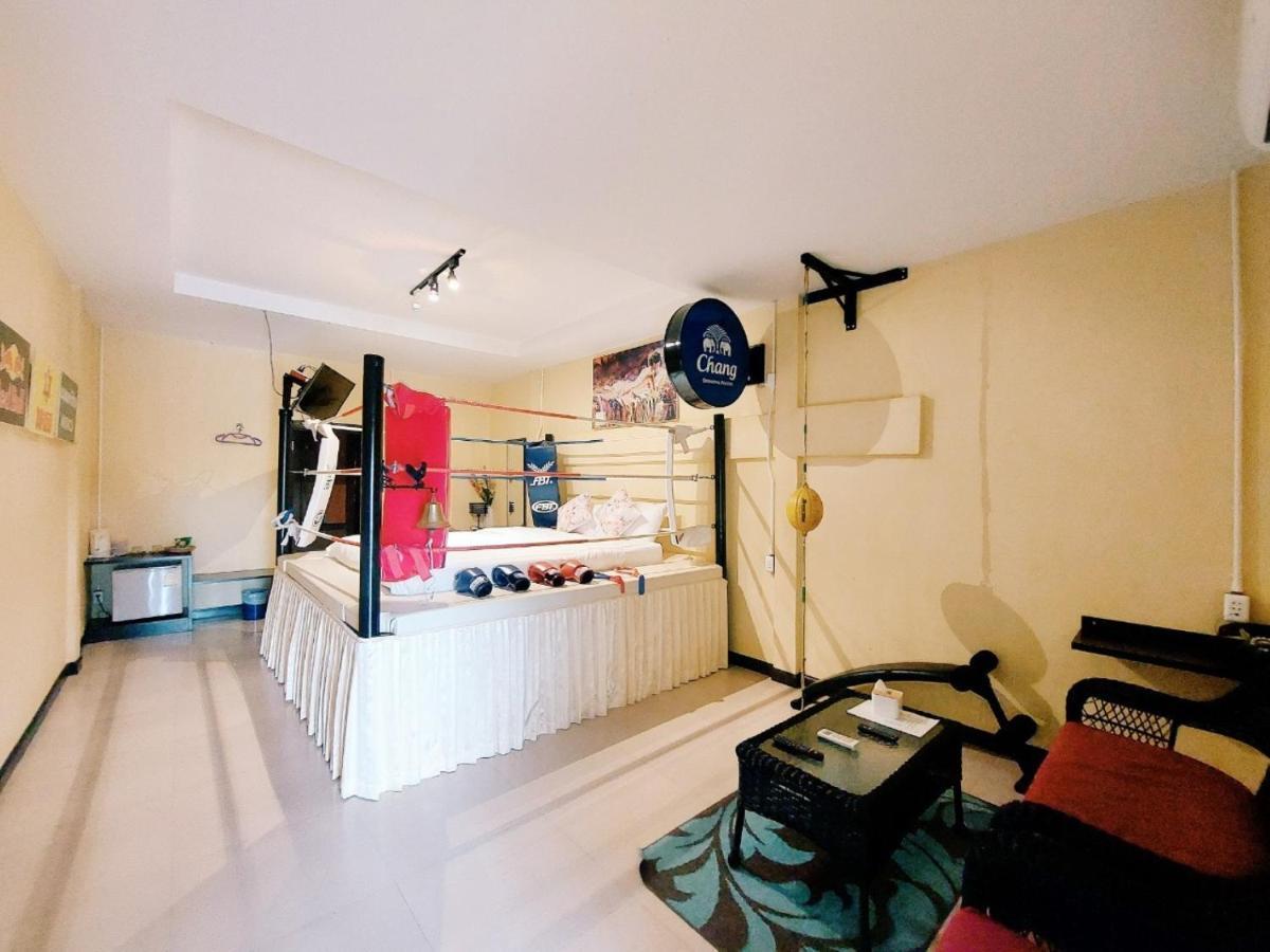 Retro Box Hotel Chumphon Bagian luar foto