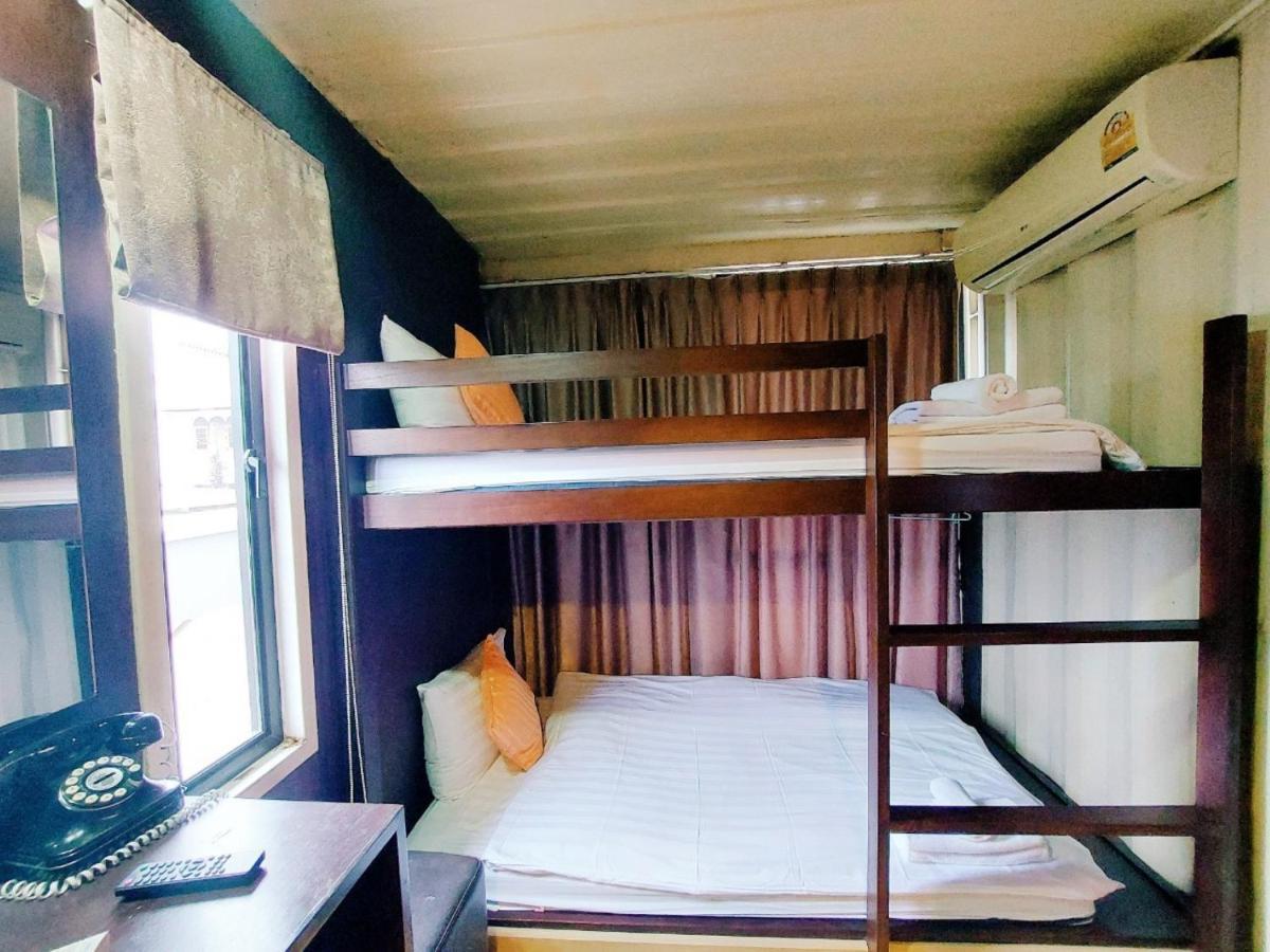 Retro Box Hotel Chumphon Bagian luar foto