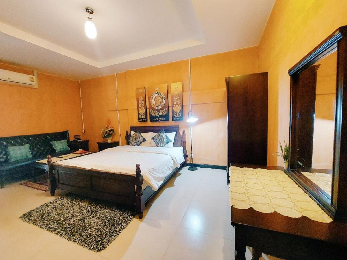 Retro Box Hotel Chumphon Bagian luar foto