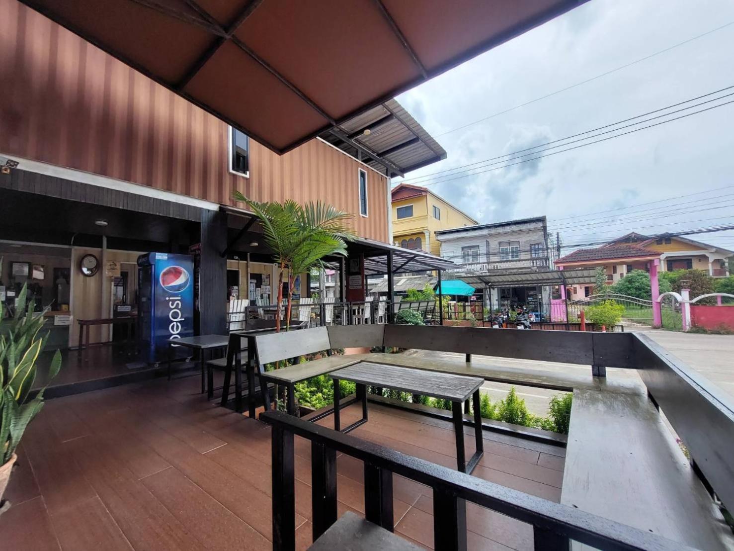 Retro Box Hotel Chumphon Bagian luar foto