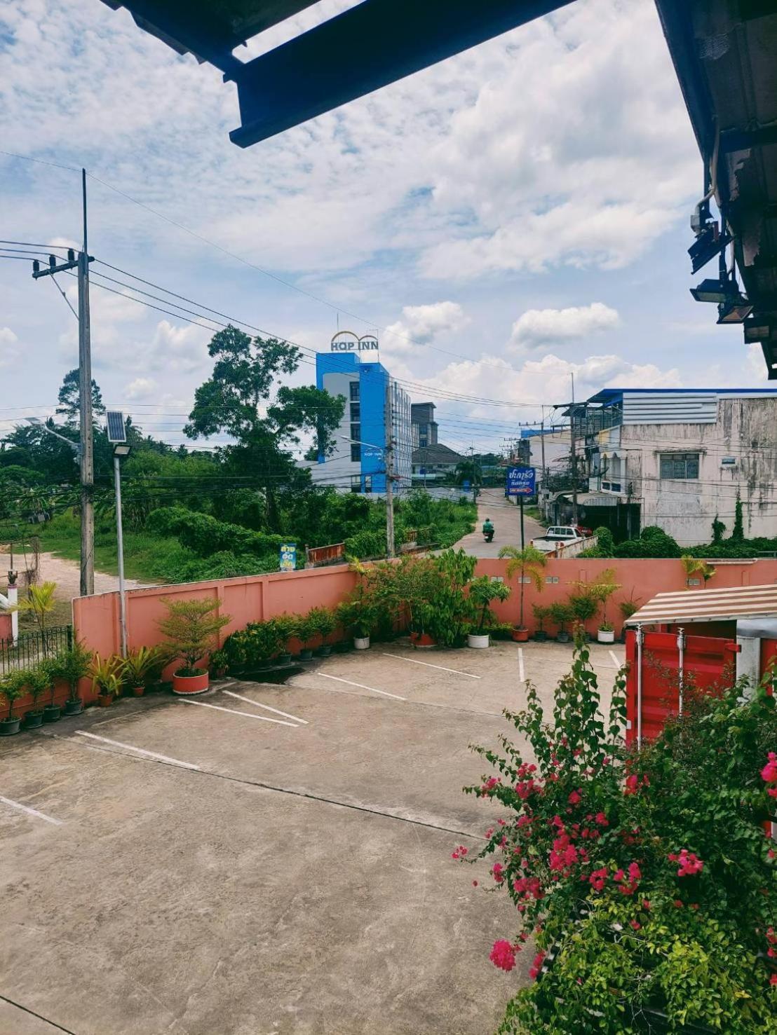 Retro Box Hotel Chumphon Bagian luar foto