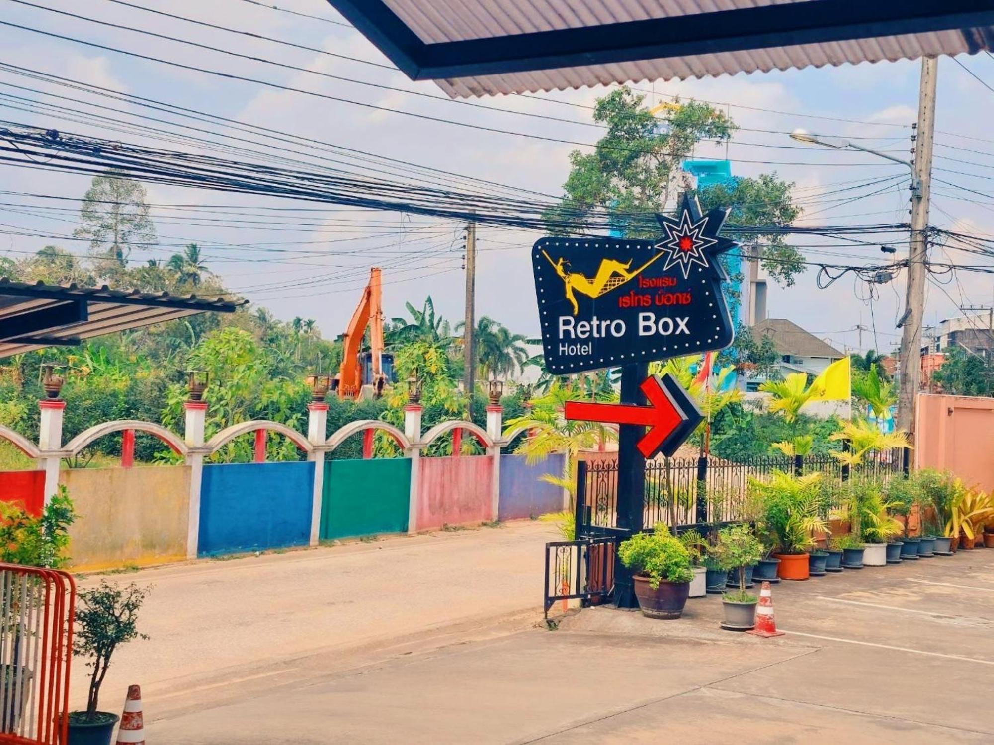 Retro Box Hotel Chumphon Bagian luar foto