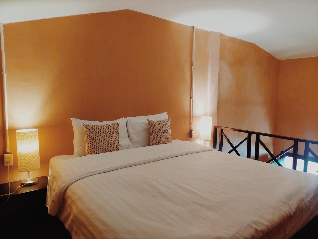 Retro Box Hotel Chumphon Bagian luar foto