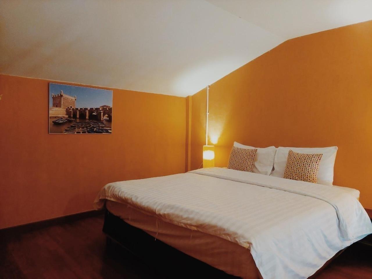 Retro Box Hotel Chumphon Bagian luar foto