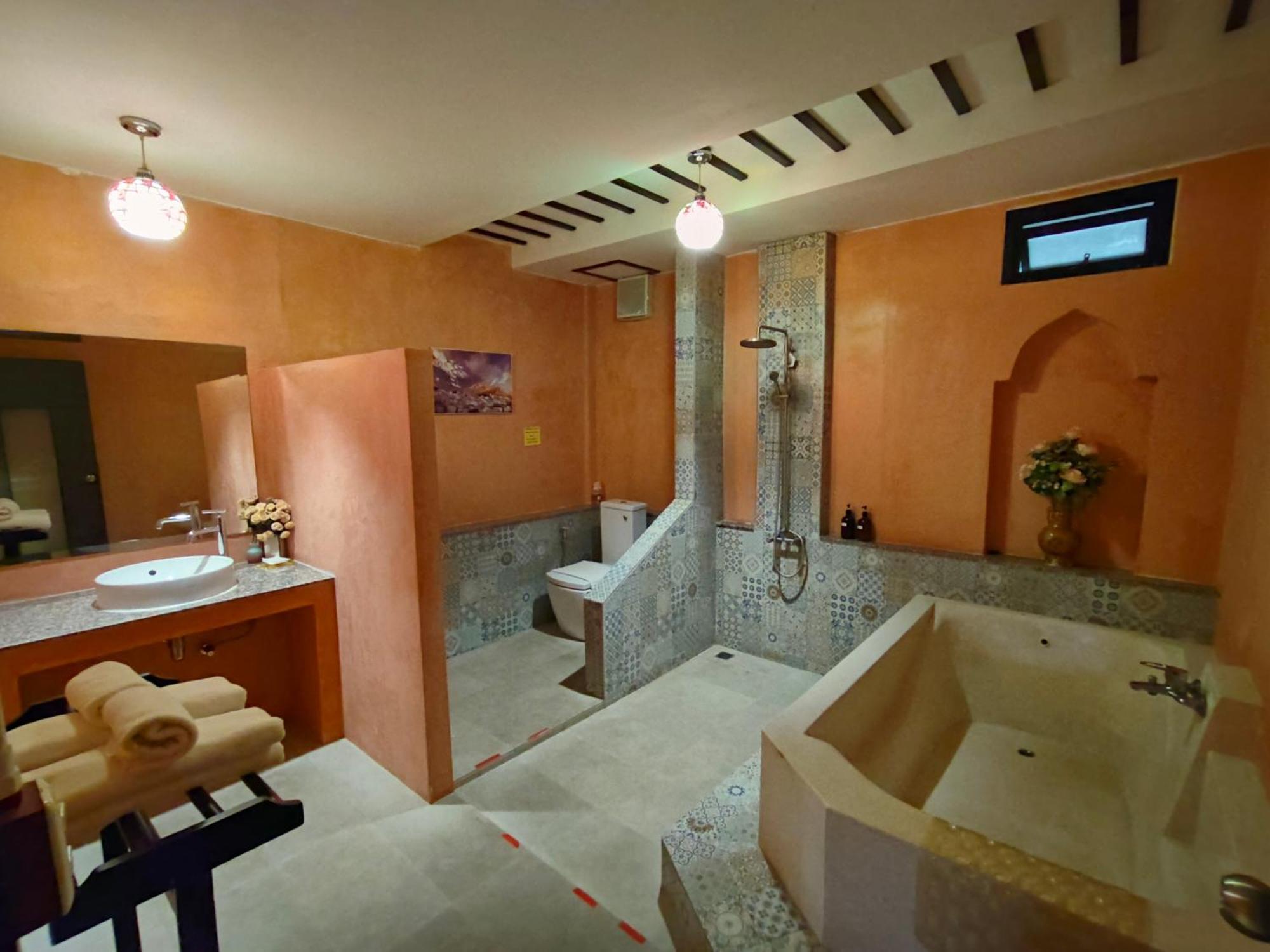 Retro Box Hotel Chumphon Bagian luar foto