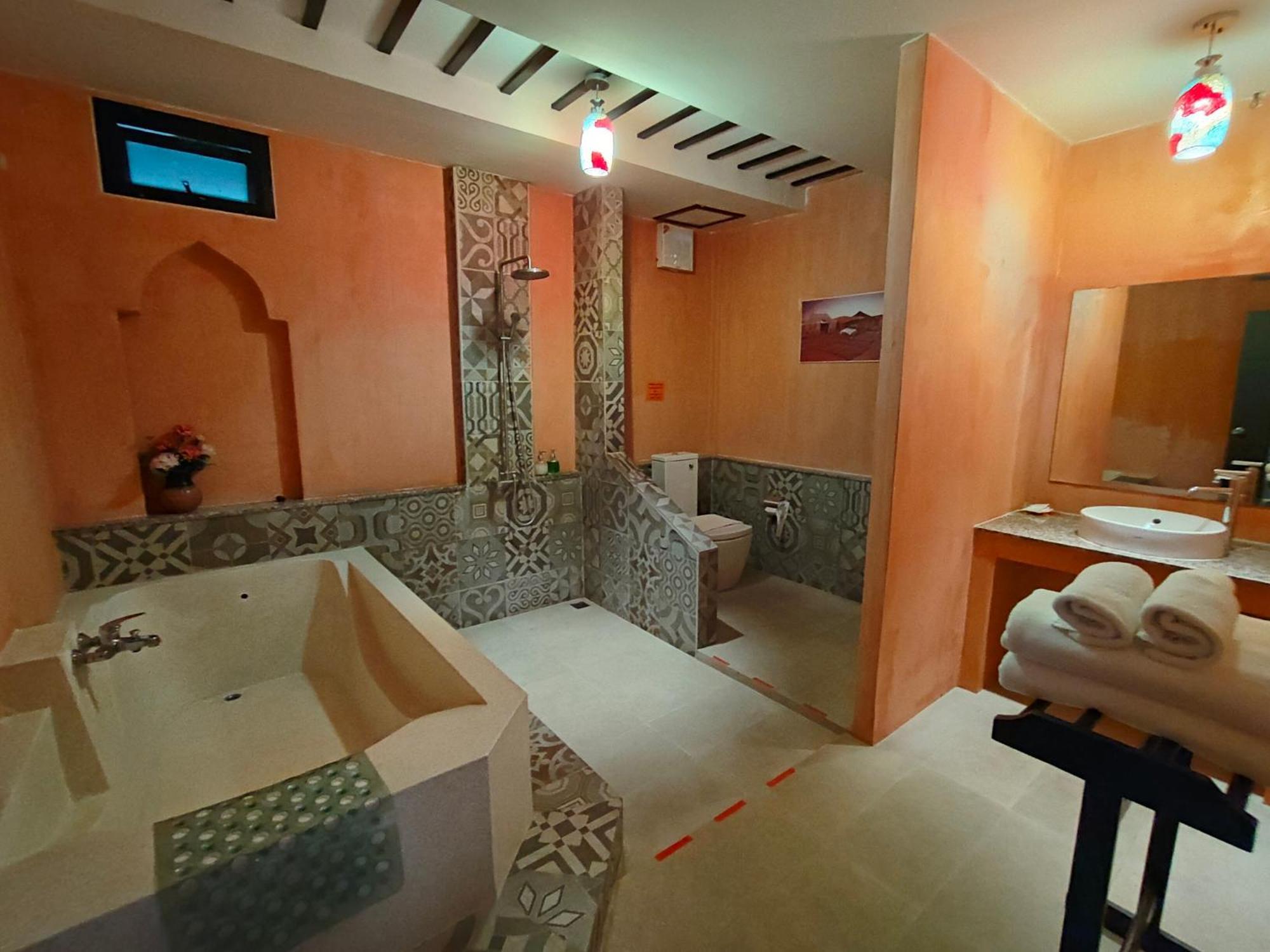 Retro Box Hotel Chumphon Bagian luar foto