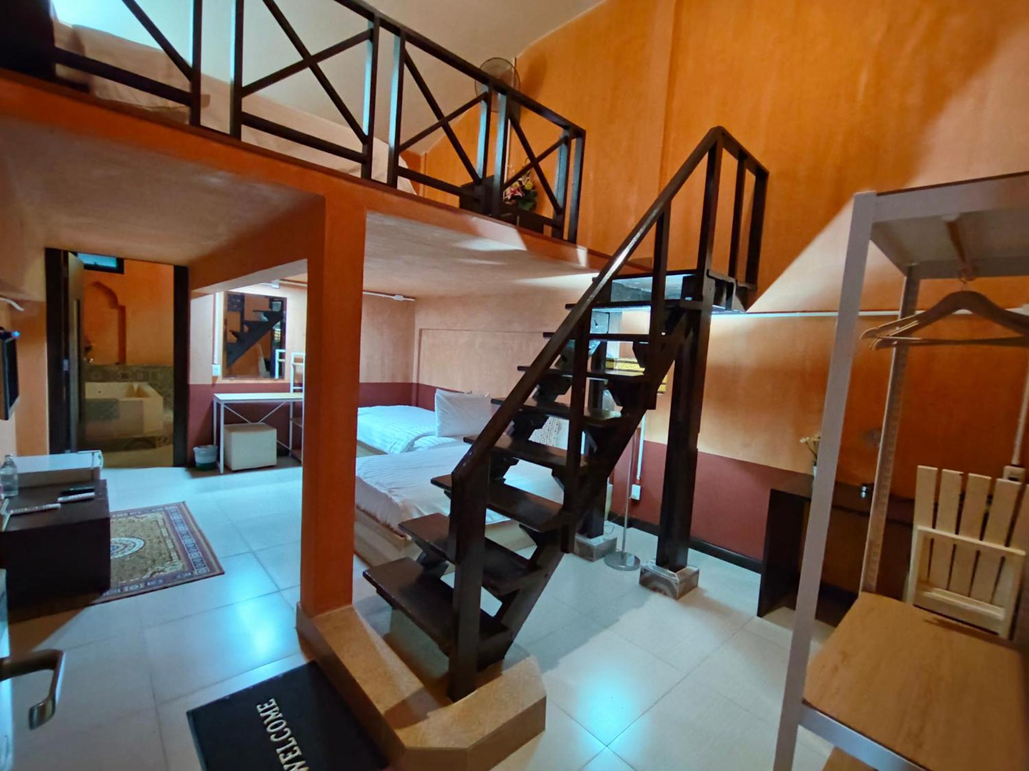 Retro Box Hotel Chumphon Bagian luar foto