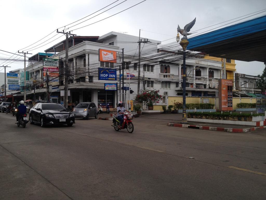 Retro Box Hotel Chumphon Bagian luar foto