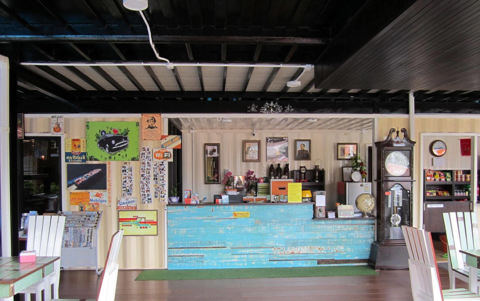 Retro Box Hotel Chumphon Bagian luar foto