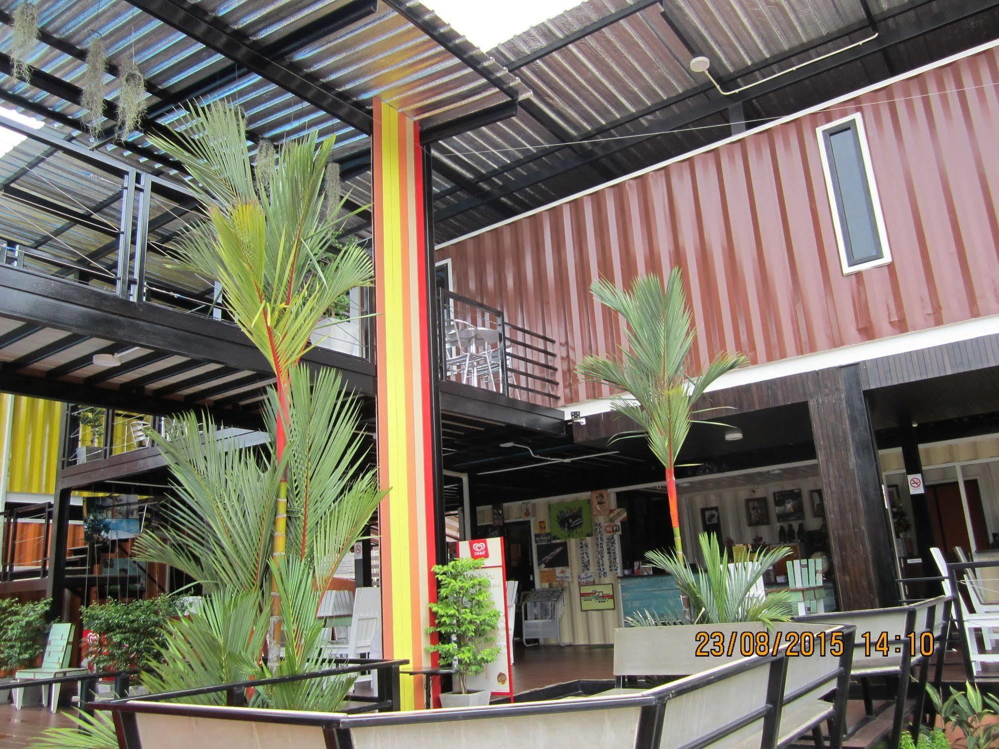 Retro Box Hotel Chumphon Bagian luar foto