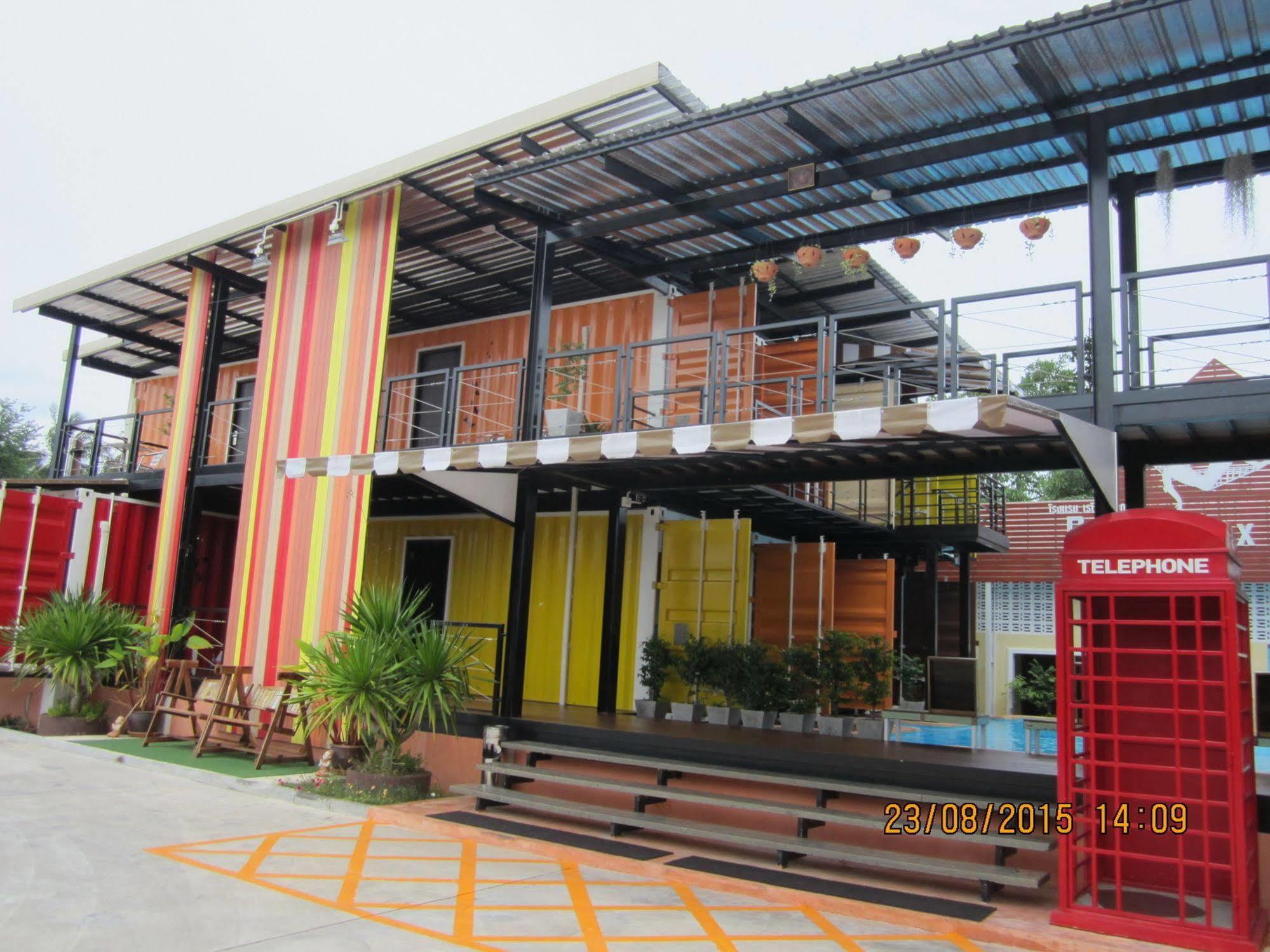 Retro Box Hotel Chumphon Bagian luar foto